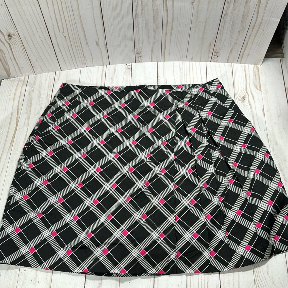 NWT - Lady Hagen golf skort
